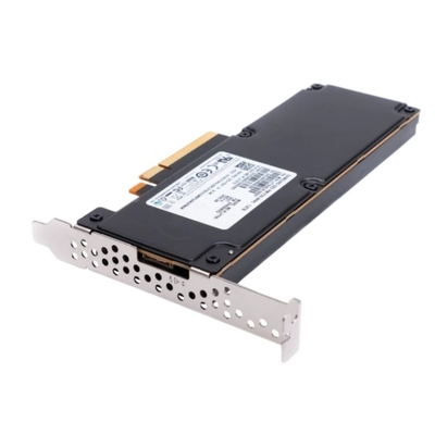 PCIe Gen4 X4 NVMe U.2 2.5は内部SSDサムスンPM1733 SSD 3.84TBをじりじり動かす